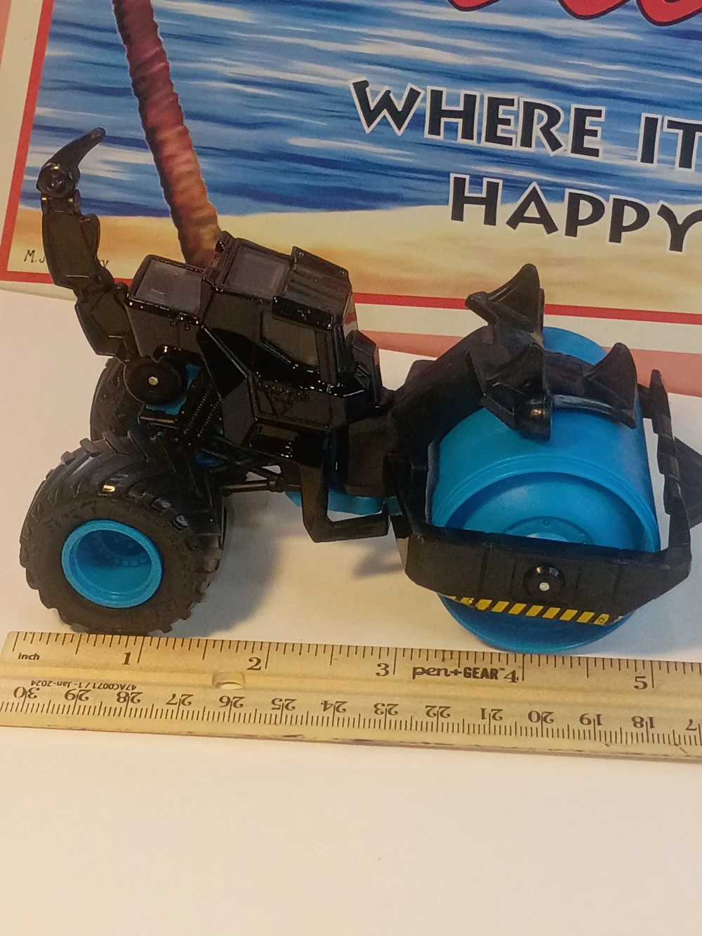 Monster Jam Dirt Squad Rolland Truck W/ Moving Parts Black 1/64 Scale